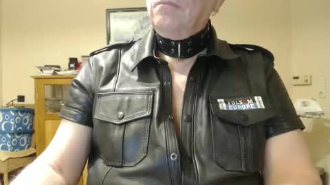 Snapshot of sklave_ol chatting on 09/12/25, 08:31 sklave_ol online show from 09/12/25, 08:31