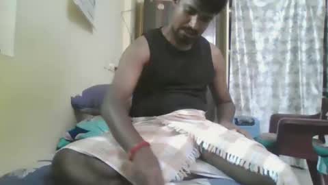 Snapshot of sklavepappu143 chatting on 05/15/26, 08:32 Indianslut1431 online show from 05/15/26, 08:32