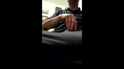 Snapshot of skorpioboy chatting on 12/13/25, 10:59 Pussy fan online show from 12/13/25, 10:59