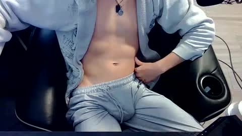 Snapshot of skrogdog chatting on 05/14/26, 05:53 skrogdog online show from 05/14/26, 05:53