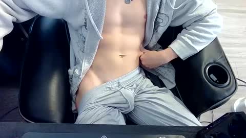 Snapshot of skrogdog chatting on 05/26/26, 02:57 skrogdog online show from 05/26/26, 02:57