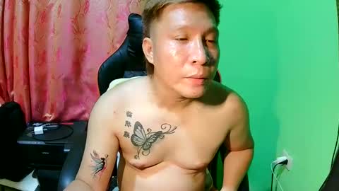 Snapshot of sky1441 chatting on 10/20/25, 01:00 sky1441 online show from 10/20/25, 01:00