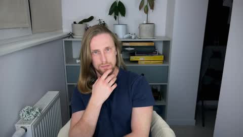 sky_guy25 online show from 11/19/25, 08:42