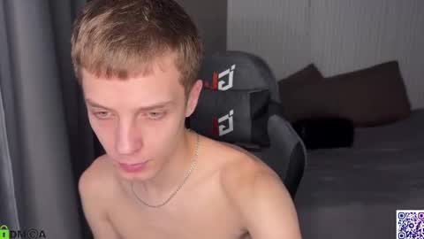 sky_hunter online show from 10/23/25, 03:00