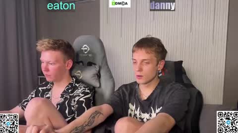 Snapshot of sky_hunter chatting on 05/15/26, 04:03 sky_hunter online show from 05/15/26, 04:03