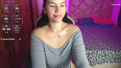 Snapshot of sky_lover_ chatting on 04/19/26, 08:13 Sky online show from 04/19/26, 08:13