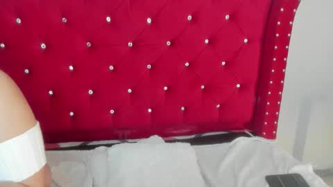 Snapshot of sky_ls chatting on 09/12/25, 04:12 sky_ls online show from 09/12/25, 04:12