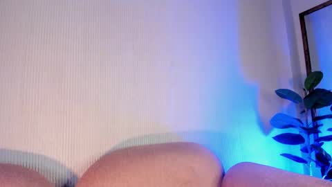 Snapshot of sky_rosee chatting on 10/31/25, 01:23 Sky online show from 10/31/25, 01:23