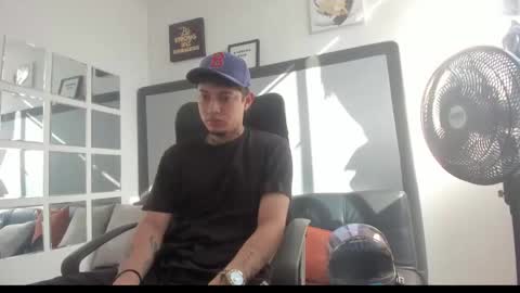 sky_wild online show from 11/01/25, 08:22