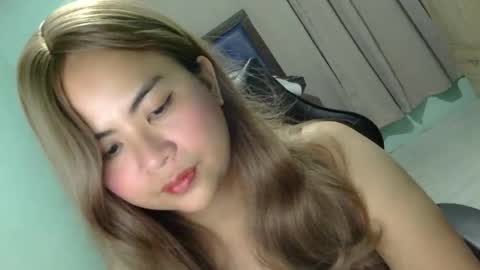 Snapshot of skyangelxx chatting on 02/16/25, 10:43 dreamwhorexx online show from 02/16/25, 10:43