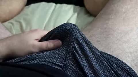 Snapshot of skyblu2031 chatting on 10/27/25, 08:35 skyblu2031 online show from 10/27/25, 08:35