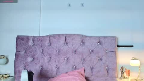 skye moore online show from 10/18/25, 07:25