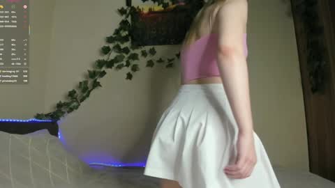 Snapshot of skyedavis chatting on 05/12/26, 01:41 skyedavis online show from 05/12/26, 01:41