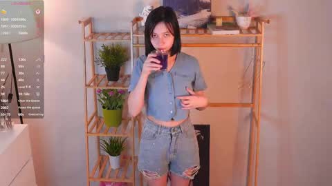 Snapshot of skyemcguire chatting on 11/21/25, 05:39 Melissa online show from 11/21/25, 05:39