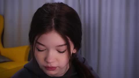 Snapshot of skyeriehm chatting on 12/14/25, 07:36 Amy online show from 12/14/25, 07:36