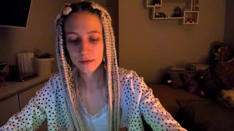 Snapshot of skyewavy chatting on 10/09/25, 09:35 online show from 10/09/25, 09:35
