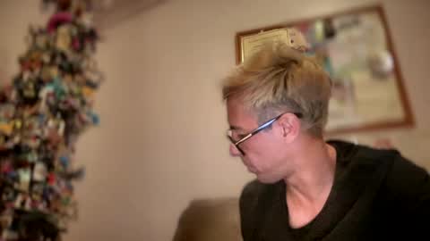 IAN HARD online show from 03/31/26, 03:23
