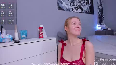 Snapshot of skyisland777 chatting on 12/18/25, 03:23 skyisland777 online show from 12/18/25, 03:23