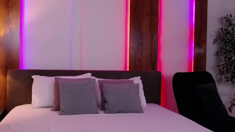 SkylarSpark online show from 11/07/25, 09:26