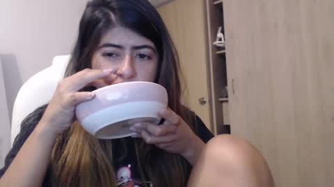 Snapshot of skyler1195 chatting on 01/23/25, 12:25 Skyler online show from 01/23/25, 12:25