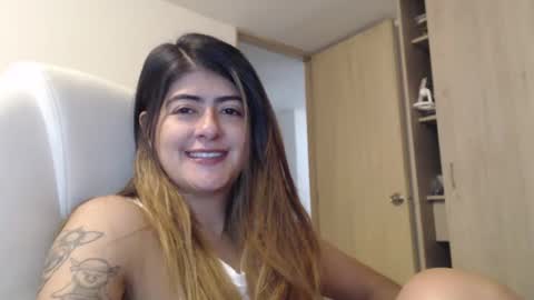 Snapshot of skyler1195 chatting on 01/25/25, 12:06 Skyler online show from 01/25/25, 12:06