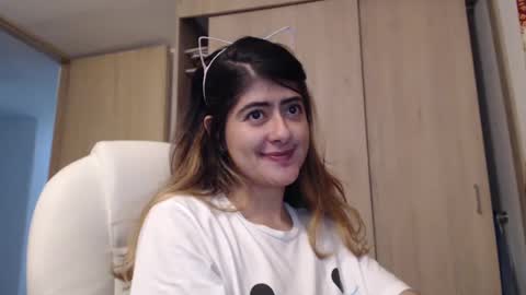 Snapshot of skyler1195 chatting on 02/07/25, 02:29 Skyler online show from 02/07/25, 02:29