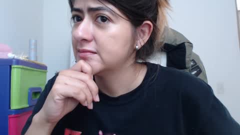 Snapshot of skyler1195 chatting on 02/08/25, 05:29 Skyler online show from 02/08/25, 05:29