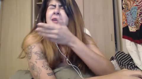 Snapshot of skyler1195 chatting on 02/10/25, 02:41 Skyler online show from 02/10/25, 02:41