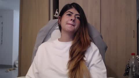 Snapshot of skyler1195 chatting on 02/18/25, 01:54 Skyler online show from 02/18/25, 01:54