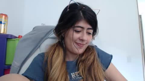 Snapshot of skyler1195 chatting on 02/18/25, 07:52 Skyler online show from 02/18/25, 07:52