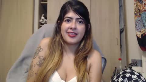 Snapshot of skyler1195 chatting on 02/22/25, 01:44 Skyler online show from 02/22/25, 01:44