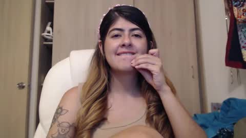 Snapshot of skyler1195 chatting on 03/02/25, 02:51 Skyler online show from 03/02/25, 02:51