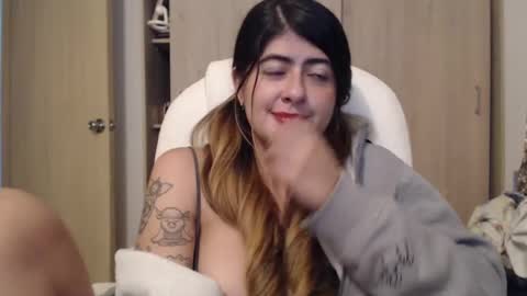 Snapshot of skyler1195 chatting on 03/06/25, 03:02 Skyler online show from 03/06/25, 03:02