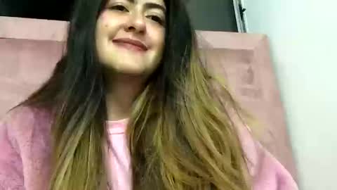 Snapshot of skyler1195 chatting on 10/18/25, 02:36 Skyler online show from 10/18/25, 02:36