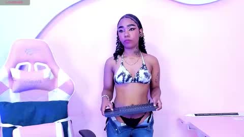 skylerbloom online show from 11/04/25, 04:22