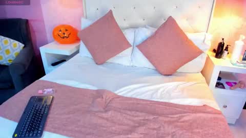 skylerbloom online show from 11/05/25, 03:06