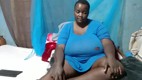 Snapshot of skylla07 chatting on 02/12/25, 06:51 sheliah online show from 02/12/25, 06:51