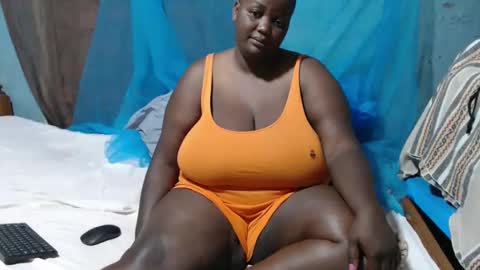 Snapshot of skylla07 chatting on 02/16/25, 03:58 sheliah online show from 02/16/25, 03:58