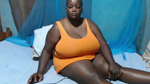 Snapshot of skylla07 chatting on 02/24/25, 02:58 sheliah online show from 02/24/25, 02:58
