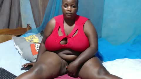 Snapshot of skylla07 chatting on 02/26/25, 01:41 sheliah online show from 02/26/25, 01:41
