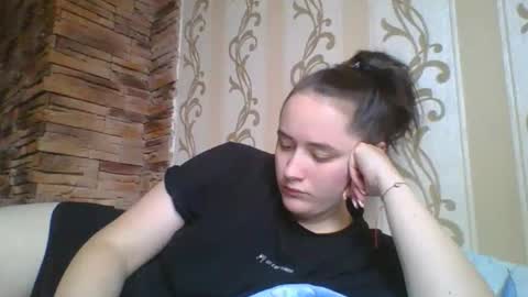 skyressie333 online show from 11/23/25, 08:36