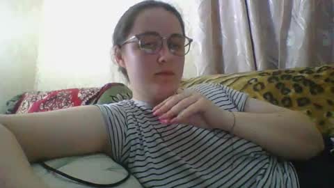 skyressie333 online show from 05/01/26, 06:45