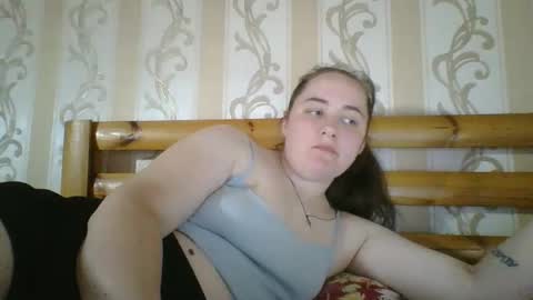 skyressie333 online show from 05/06/26, 06:57
