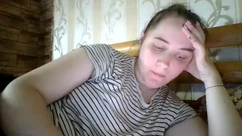skyressie333 online show from 05/11/26, 06:49