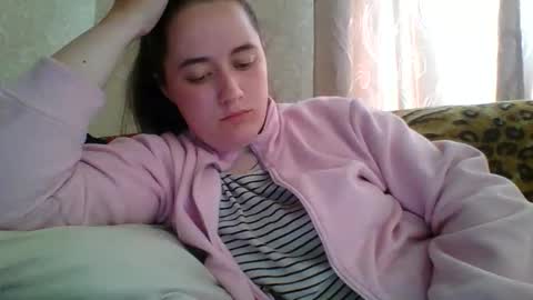 skyressie333 online show from 05/12/26, 06:54