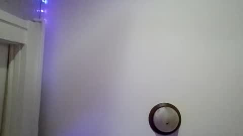 skysnicker online show from 11/19/25, 06:46