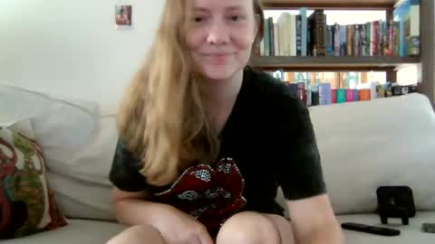 Snapshot of skywinters chatting on 08/05/26, 03:59 Sky Winters online show from 08/05/26, 03:59