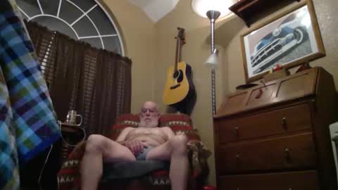 Snapshot of sladeisnaked chatting on 12/20/25, 10:33 sladeisnaked online show from 12/20/25, 10:33