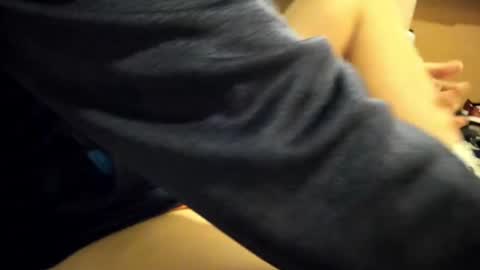 Snapshot of slaterboyyy chatting on 12/14/25, 04:29 slaterboyyy online show from 12/14/25, 04:29