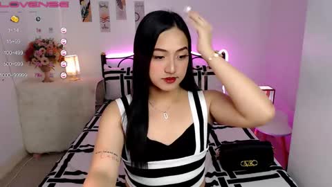 Queen Cyrine online show from 01/06/25, 05:52